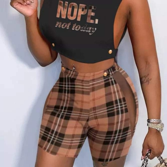 Clothes - Picture 2 of 14